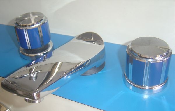 Misturador cromado com azul Maxim DECA